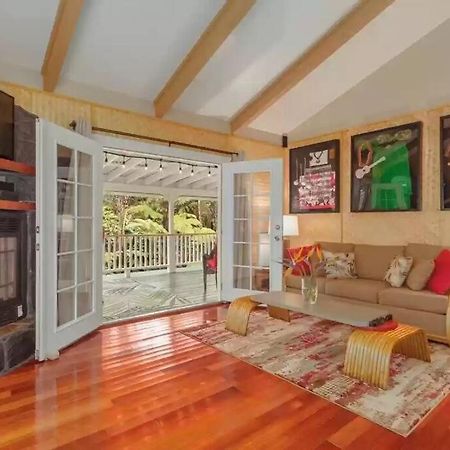Hau'Oli Place Tiki Cottage In Volcano Εξωτερικό φωτογραφία