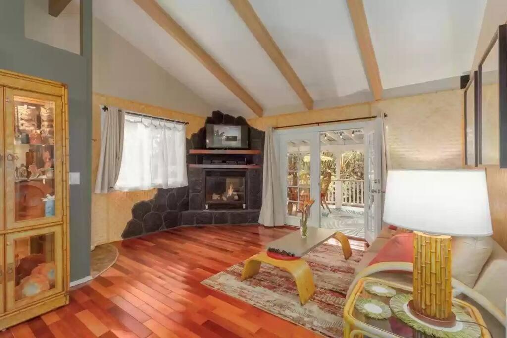 Hau'Oli Place Tiki Cottage In Volcano Εξωτερικό φωτογραφία